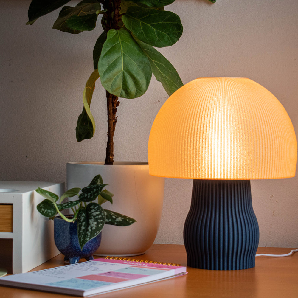 
                  
                    SHROOMÉ Orangé – Une Lueur Inspirée des Champignons pour Tous les Espaces
                  
                